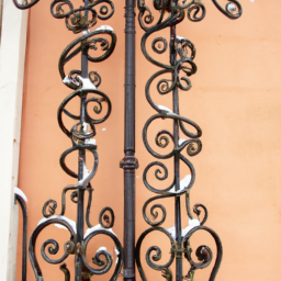 Sécurisez vos escaliers avec des garde-corps en ferronnerie artistique aux motifs élégants Sainte-Rose